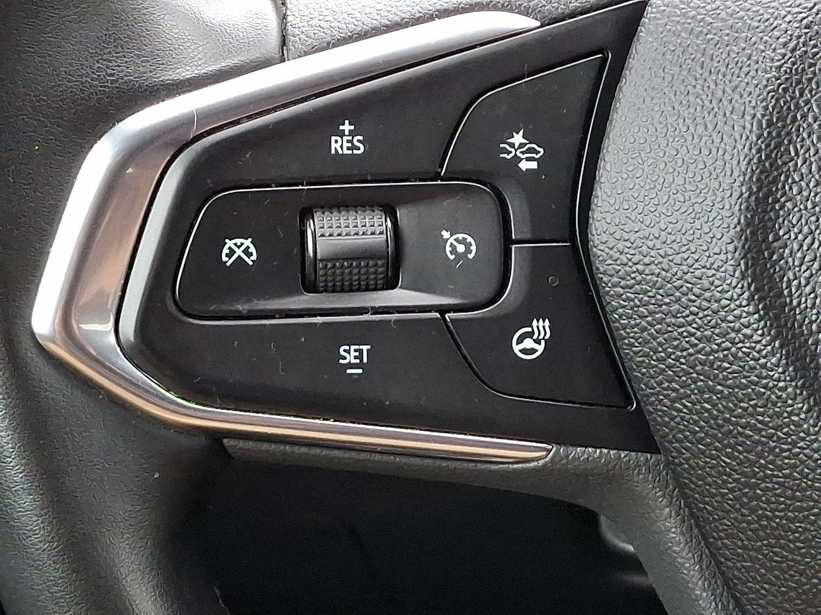 Used 2024 Chevrolet Trax LT w/ Driver Confidence Package FWD image 21