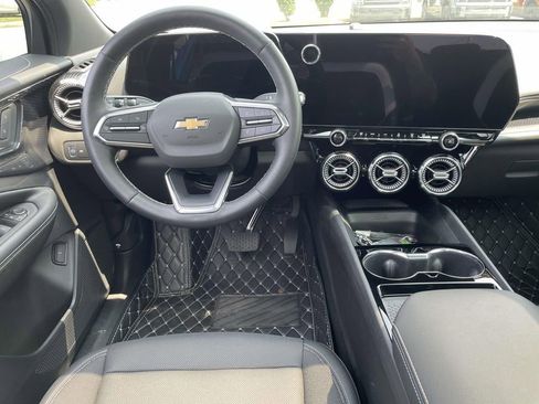 Used 2024 Chevrolet Blazer EV LT image 10