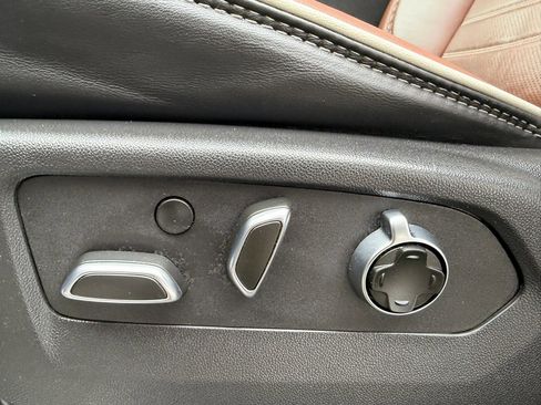 Certified 2024 GMC Sierra 2500 Denali Ultimate image 19