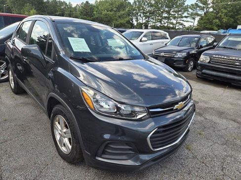 Used 2019 Chevrolet Trax LS FWD image 2