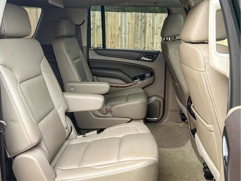 Used 2017 Chevrolet Suburban Premier AWD/4WD image 28