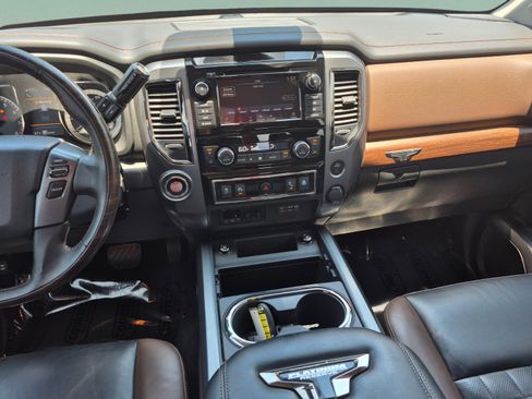 Used 2019 Nissan Titan Platinum Reserve RWD image 15