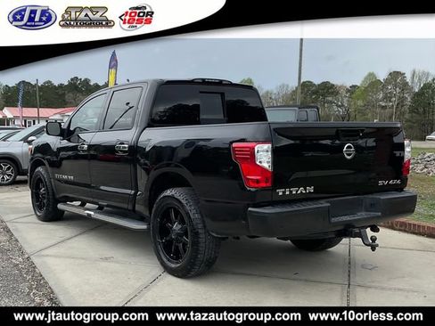 Used 2020 Nissan Titan SV AWD/4WD image 8