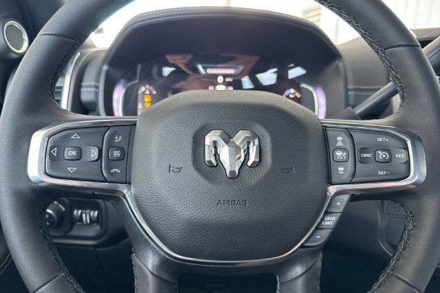 Used 2025 RAM 2500 Laramie AWD/4WD image 23