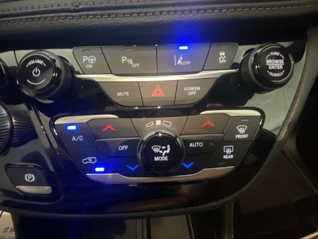 Used 2024 Chrysler Pacifica Pinnacle FWD image 19