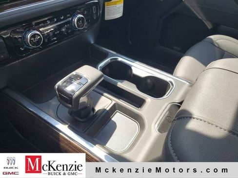 New 2026 GMC Sierra 1500 Elevation w/ Elevation Premium Package AWD/4WD image 18
