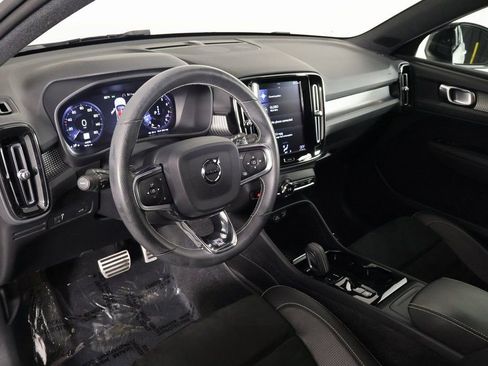 Used 2019 Volvo XC40 T5 R-Design image 7