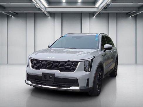 Certified 2024 Kia Sorento S FWD image 3