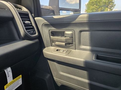 New 2026 RAM 2500 Tradesman w/ Chrome Appearance Group AWD/4WD image 22