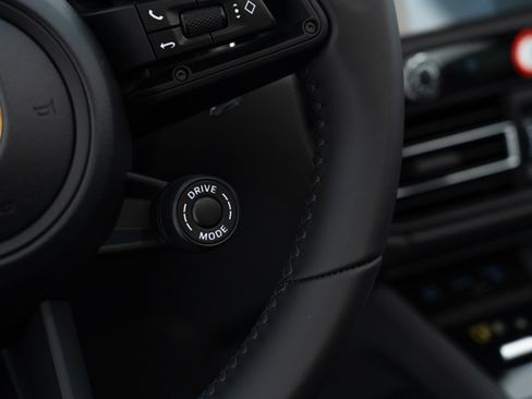 New 2026 Porsche Macan image 31