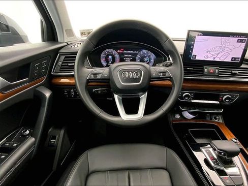 Used 2023 Audi Q5 2.0T Premium Plus w/ Premium Plus Package AWD/4WD image 11