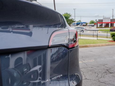 Used 2023 Tesla Model Y Long Range AWD/4WD image 27