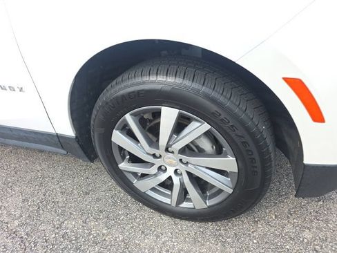 Used 2024 Chevrolet Equinox Premier AWD/4WD image 9
