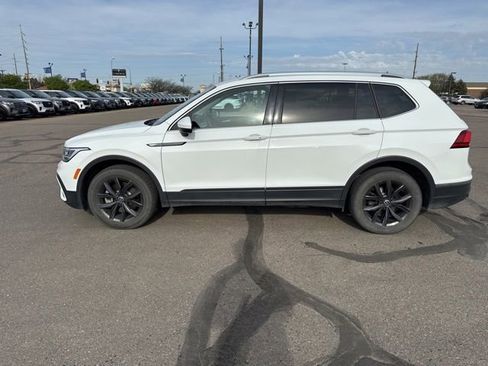 Used 2024 Volkswagen Tiguan SE AWD/4WD image 7