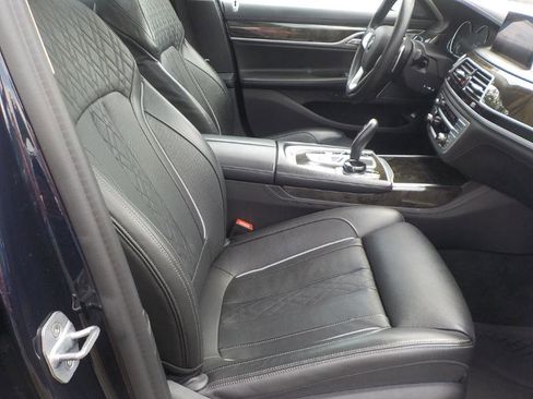 Used 2019 BMW 740i xDrive w/ Executive Package image 32