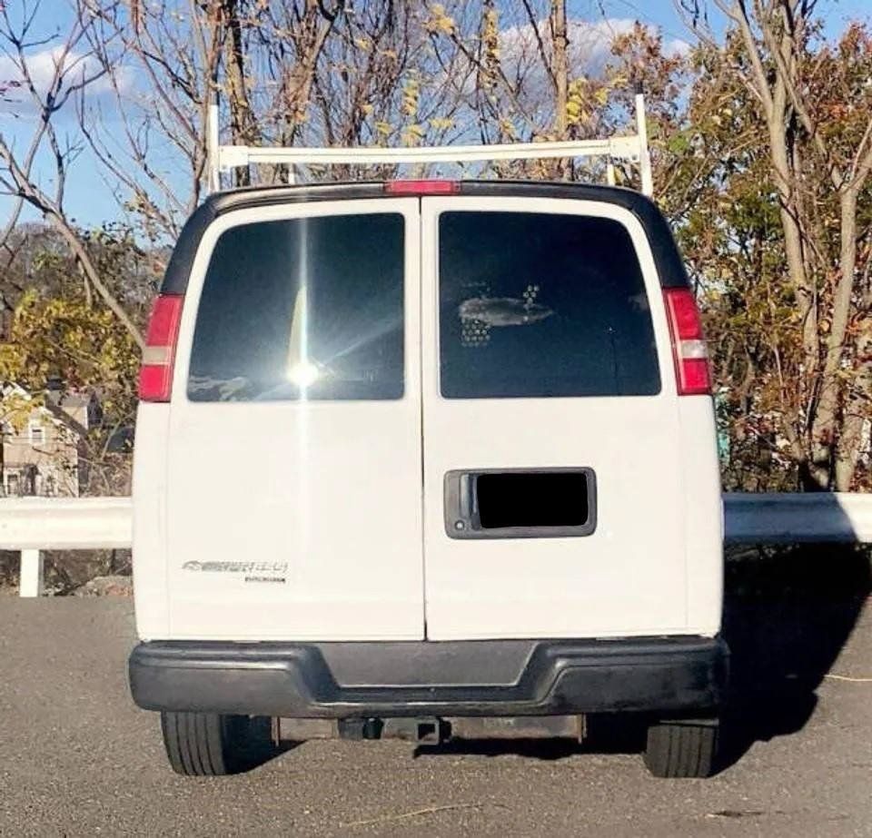 Used 2014 Chevrolet Express 3500 Extended RWD image 6