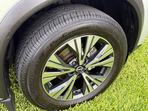 Used 2023 Nissan Rogue SV image 30