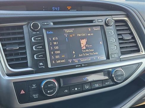 Used 2015 Toyota Highlander Limited image 12