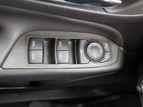 Used 2023 Chevrolet Equinox LT image 23