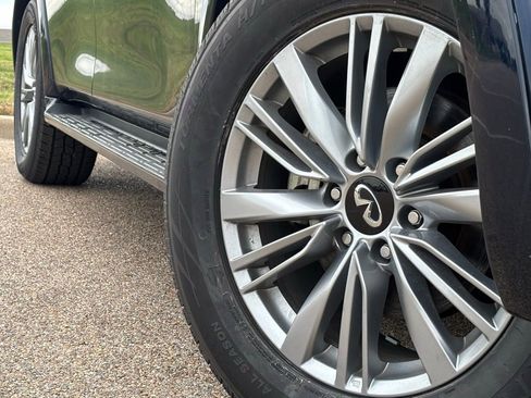 Used 2024 INFINITI QX80 Luxe image 2