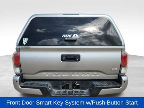 Used 2023 Toyota Tacoma TRD Off-Road w/ Technology Package AWD/4WD image 8