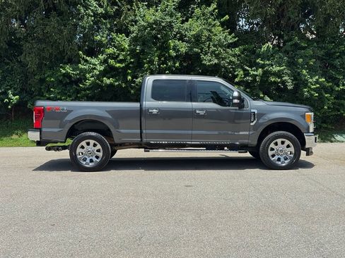 Used 2017 Ford F250 Lariat w/ Chrome Package AWD/4WD image 4