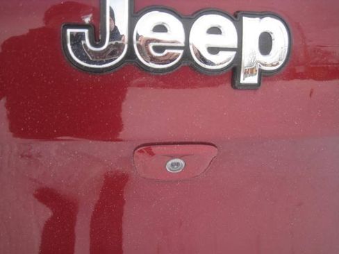 Used 2015 Jeep Cherokee Latitude w/ Cold Weather Group AWD/4WD image 11