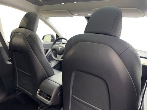 Used 2021 Tesla Model Y Long Range image 41