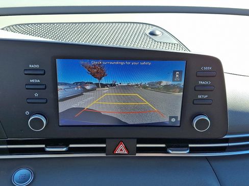 Certified 2023 Hyundai Elantra SEL image 17