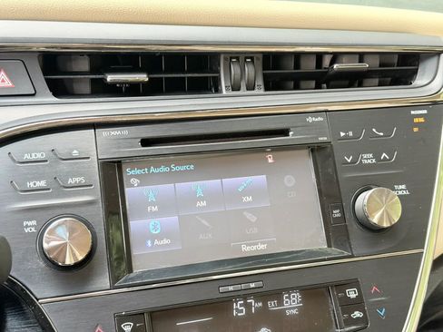 Used 2018 Toyota Avalon Touring FWD image 22