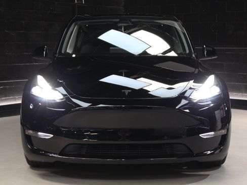 Used 2022 Tesla Model Y Performance AWD/4WD image 6