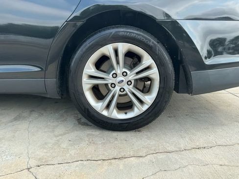 Used 2013 Ford Taurus SEL FWD image 29