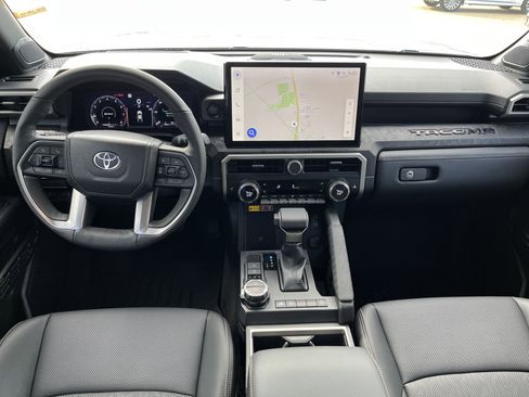 Used 2025 Toyota Tacoma Limited image 5