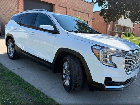 Used 2022 GMC Terrain SLT FWD image 3