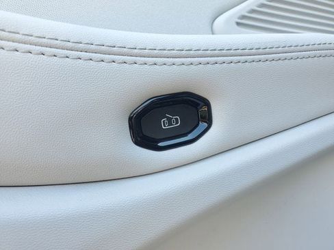 New 2026 Jeep Cherokee Laredo image 17