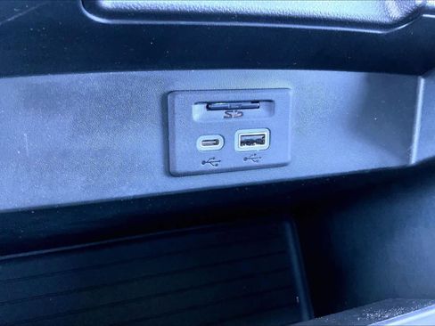 Used 2021 Chevrolet Tahoe High Country image 35