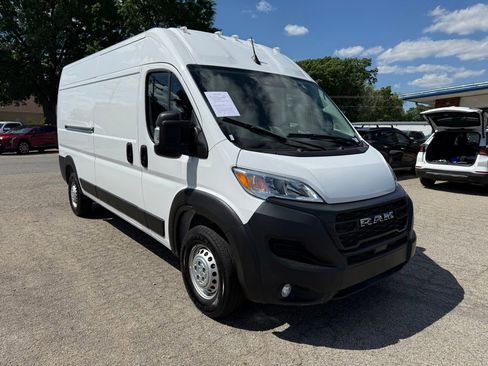 Used 2026 RAM ProMaster 2500 w/ Convenience Group FWD image 9