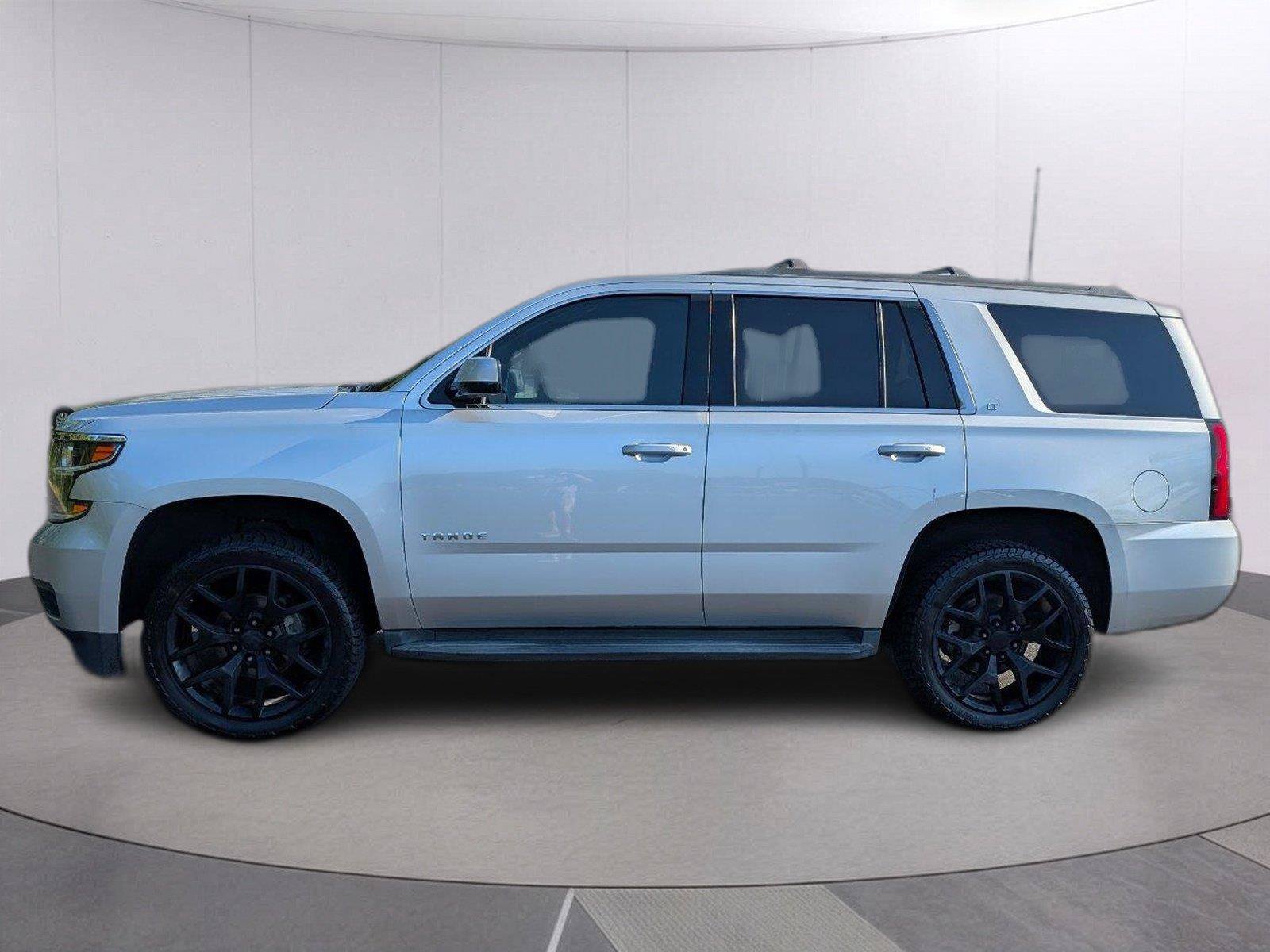 Used 2017 Chevrolet Tahoe LT w/ Luxury Package RWD image 2