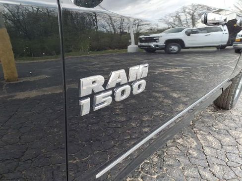 Used 2016 RAM 1500 Classic SLT AWD/4WD image 16