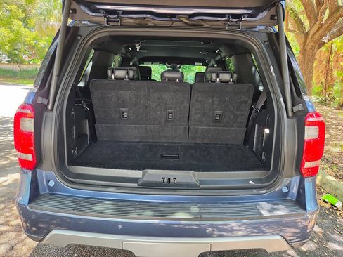 Used 2020 Ford Expedition XLT w/ Equipment Group 202A RWD image 14