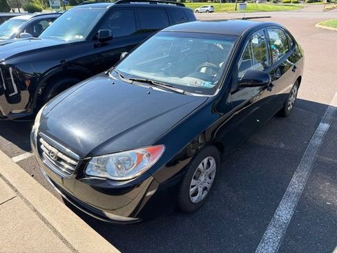 Used 2010 Hyundai Elantra GLS FWD image 2