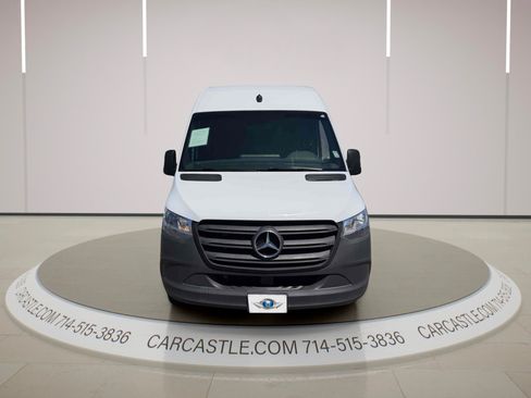 Used 2023 Mercedes-Benz Sprinter 2500 image 8