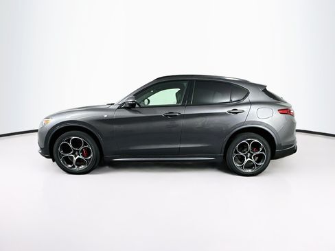 Used 2023 Alfa Romeo Stelvio Ti AWD/4WD image 4