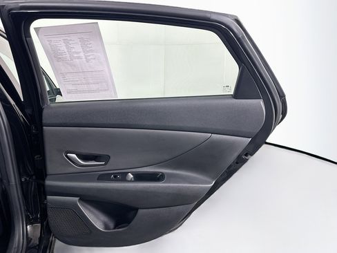 Used 2024 Hyundai Elantra Limited FWD image 31