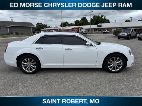 Used 2018 Chrysler 300 Limited w/ Safetytec Plus Group AWD/4WD image 8