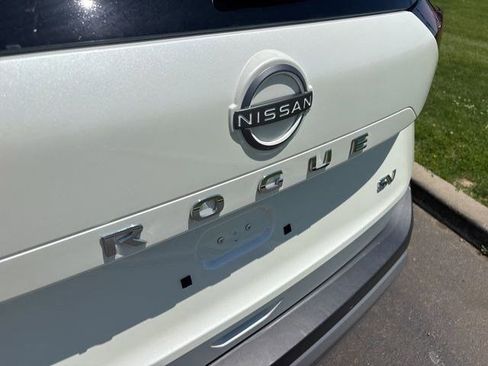 Used 2023 Nissan Rogue SV FWD image 44