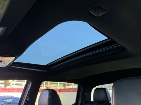 Used 2022 Toyota Tacoma TRD Off-Road w/ Technology Package image 25