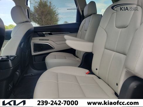 Certified 2025 Kia Telluride EX w/ EX Captain's Chair Package FWD image 14