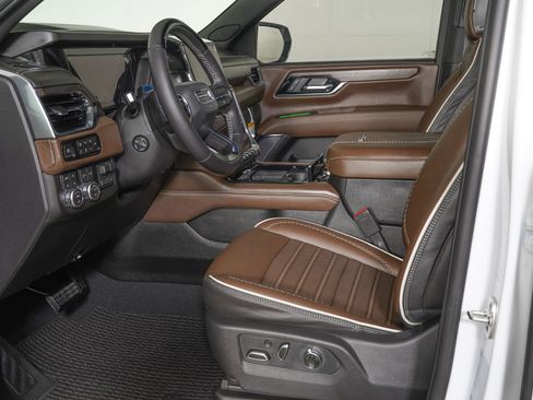 Used 2026 GMC Yukon XL Denali Ultimate AWD/4WD image 17