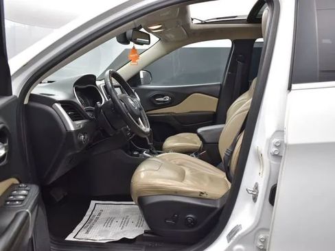 Used 2017 Jeep Cherokee Limited AWD/4WD image 14